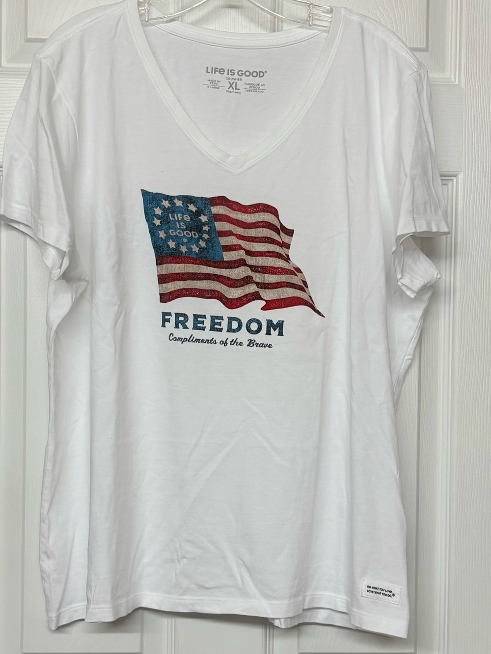 Life Is Good American Flag V Neck Crusher Tee Short Sleeve T shirt Top Sz XL